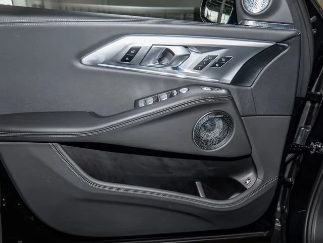 BMW XM 50exDRIVE/ICONIC GLOW/B&W/HUD/360/LASER/INDIVIDUAL, снимка 7 - Автомобили и джипове - 56005465