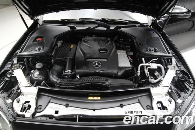 Mercedes-Benz E 200 | TOP SERVICE 87 K KM, снимка 5 - Автомобили и джипове - 56013772
