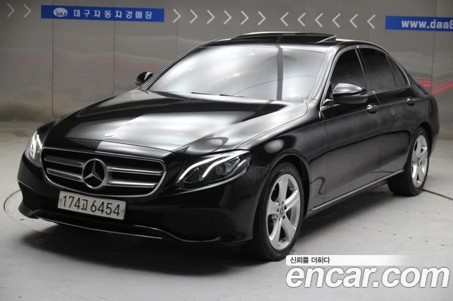 Mercedes-Benz E 200