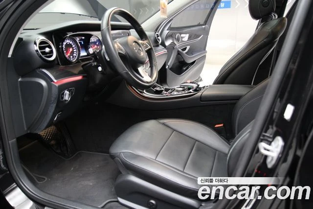Mercedes-Benz E 200 | TOP SERVICE 87 K KM, снимка 11 - Автомобили и джипове - 56013772