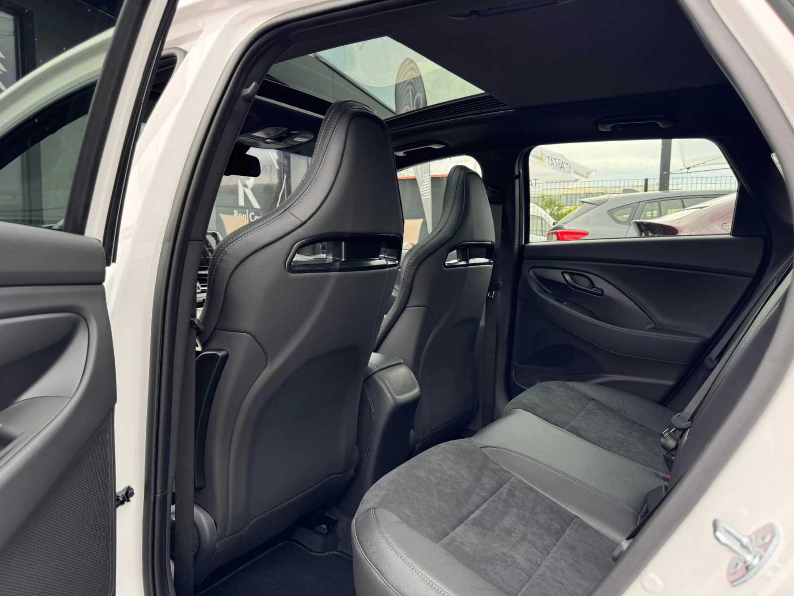 Hyundai I30 N PERFORMANCE* CUP SEATS* PANORAMA* KEYLESS* CAMER | Mobile.bg   15