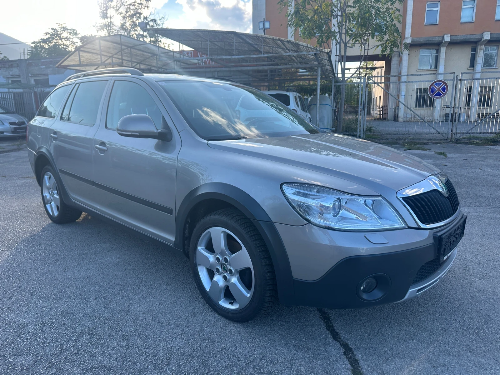 Skoda Octavia SCOUT 4x4 - изображение 3