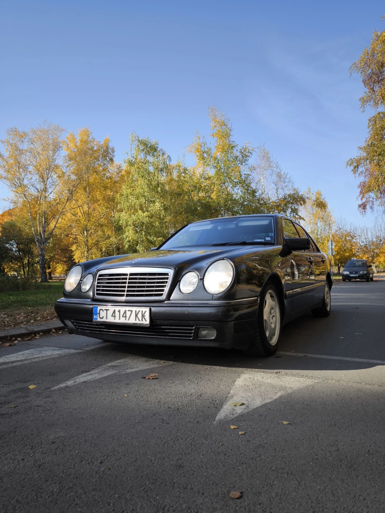 Mercedes-Benz E 200  - изображение 2