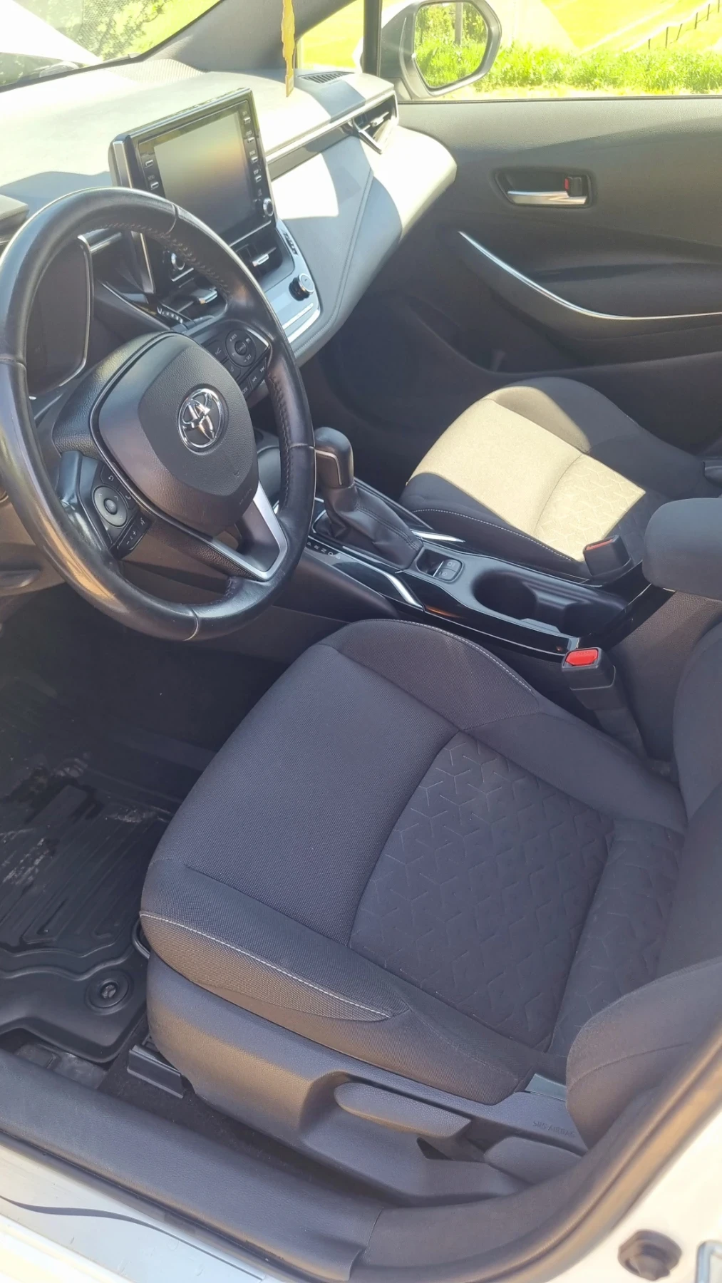 Toyota Corolla 1.8 hybrid  - изображение 10