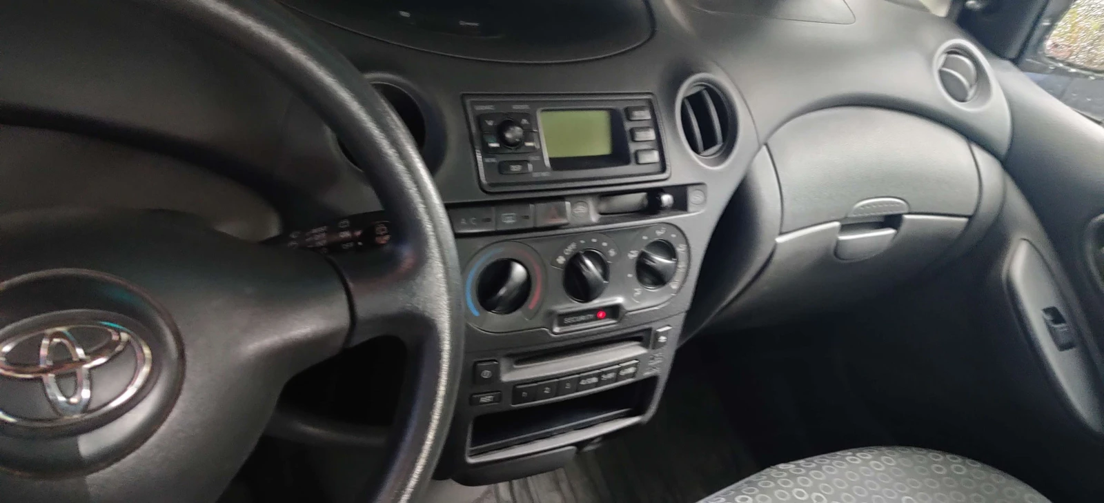 Toyota Yaris  - изображение 4