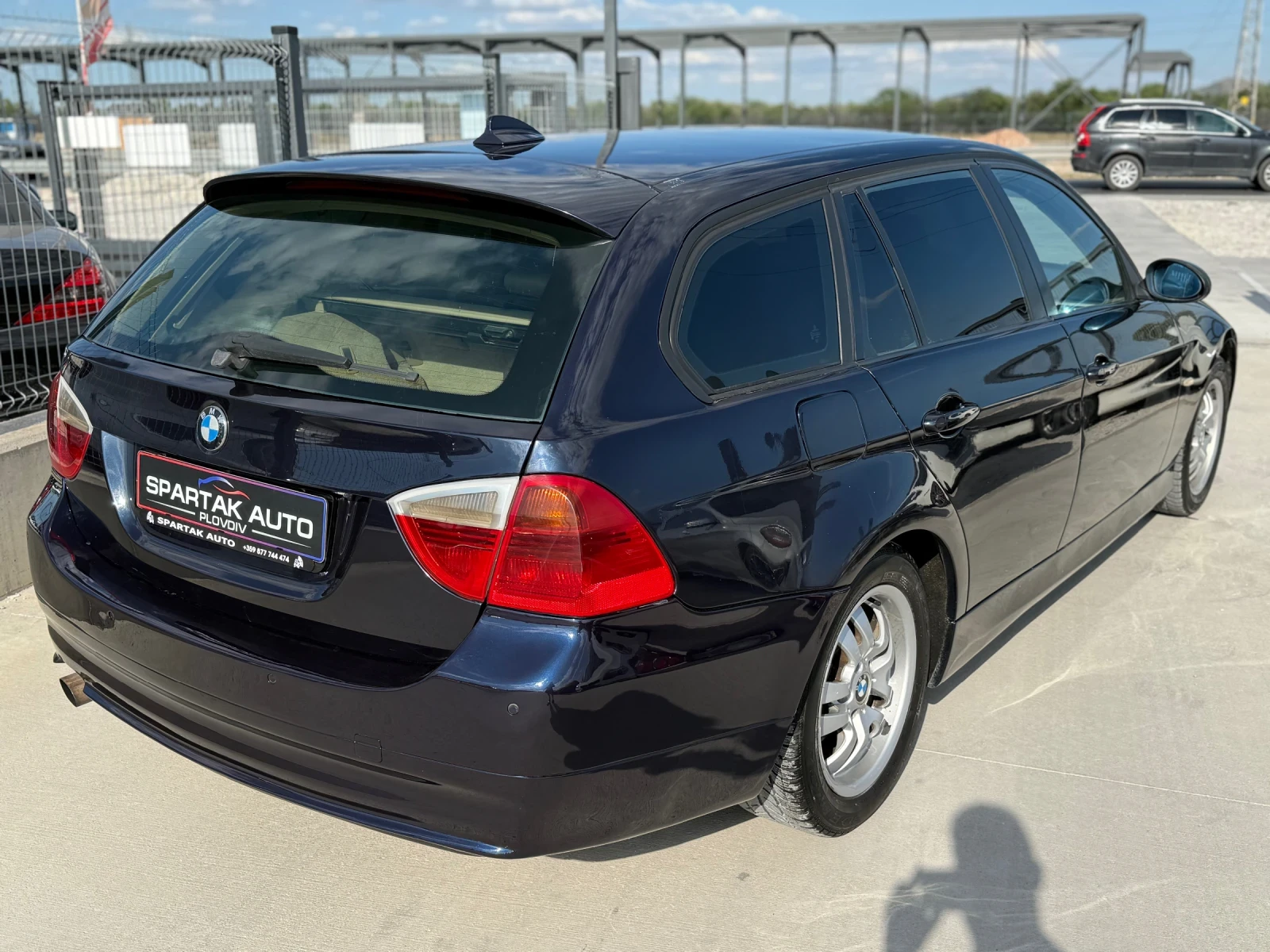 BMW 320 D* 2007г* АВТОМАТИК* КОЖА* РЕГИСТРИРАН*  - изображение 4