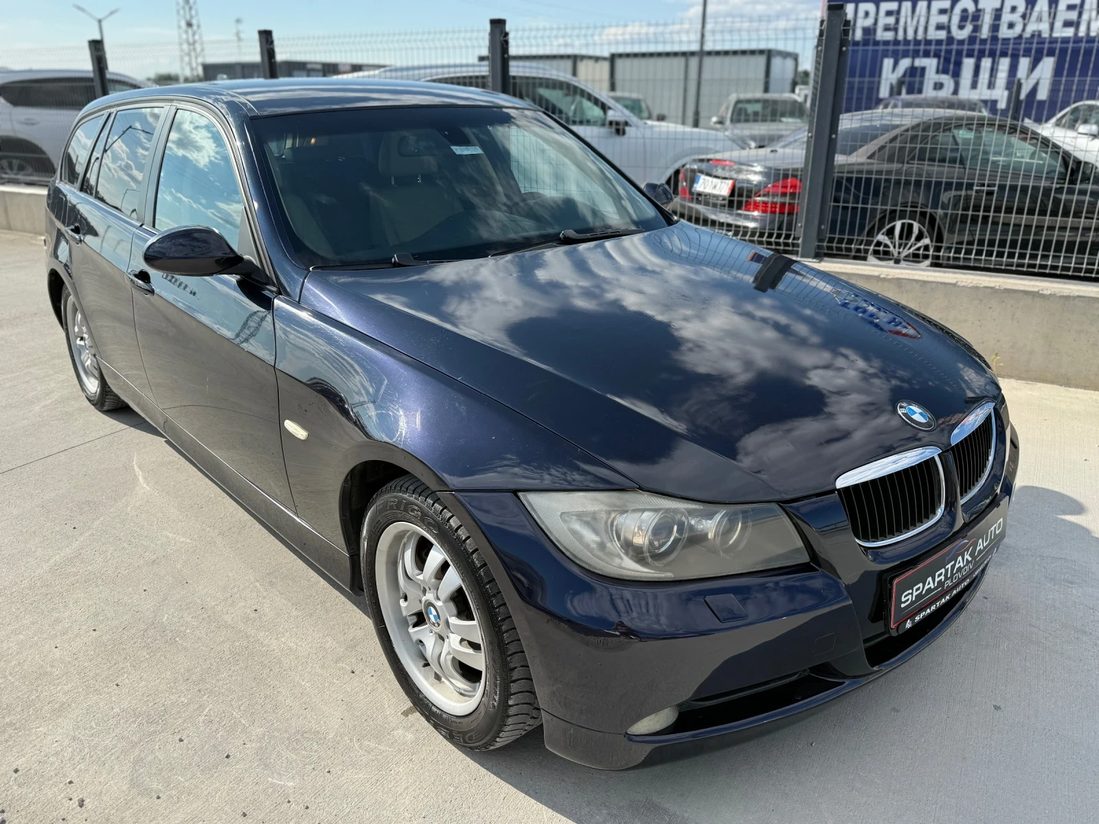 BMW 320 D* 2007г* АВТОМАТИК* КОЖА* РЕГИСТРИРАН*  - изображение 3