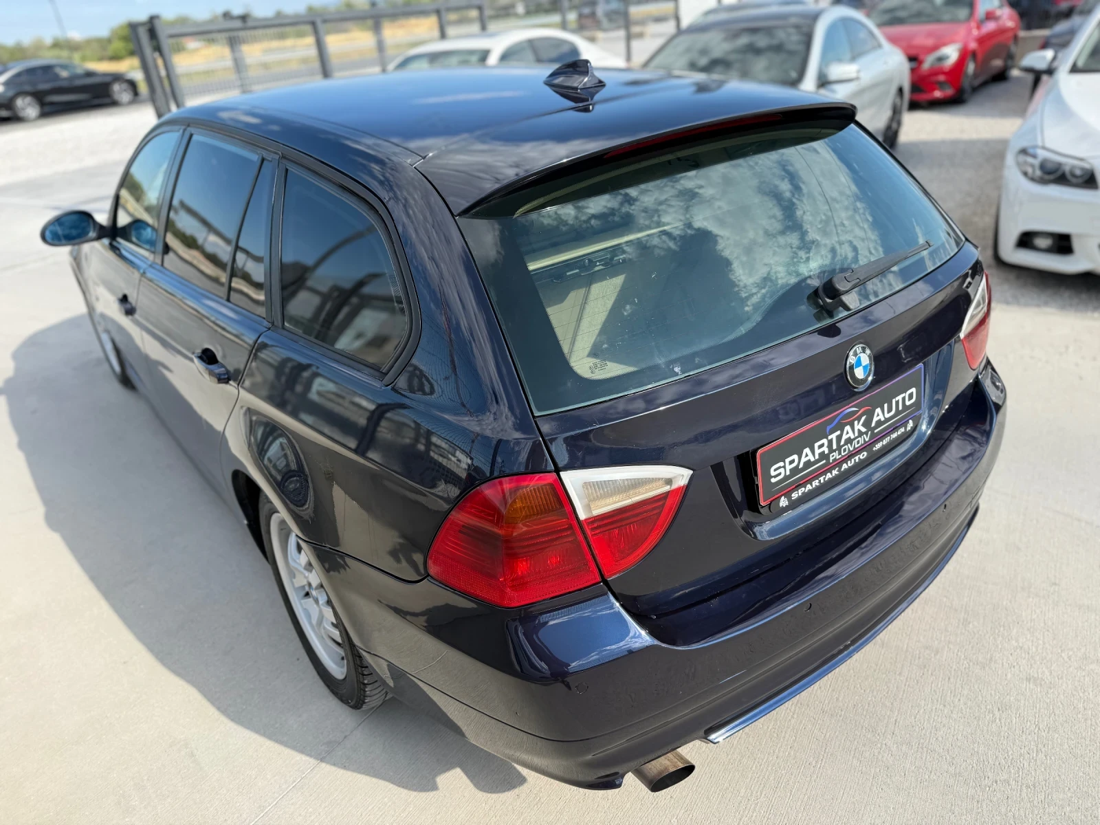 BMW 320 D* 2007г* АВТОМАТИК* КОЖА* РЕГИСТРИРАН*  - изображение 6