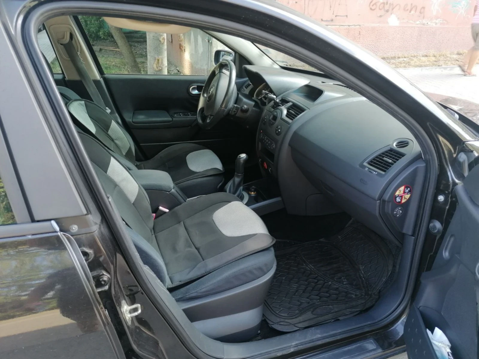 Renault Megane 1.6 - изображение 9