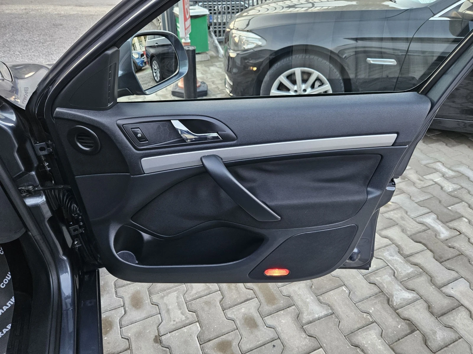 Skoda Octavia 4x4 DSG | Mobile.bg — изображение 17