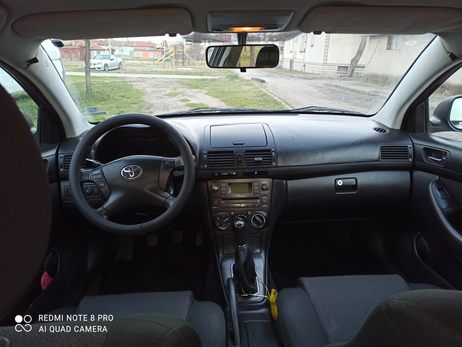 Toyota Avensis 1.6, снимка 3 - Автомобили и джипове - 53739318