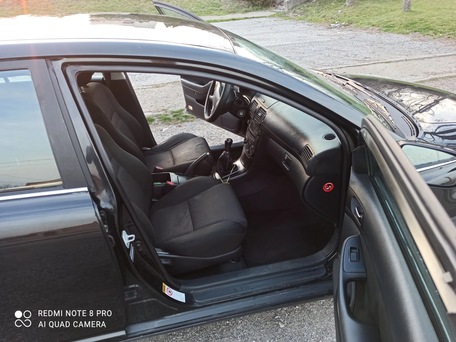 Toyota Avensis 1.6, снимка 8 - Автомобили и джипове - 53739318