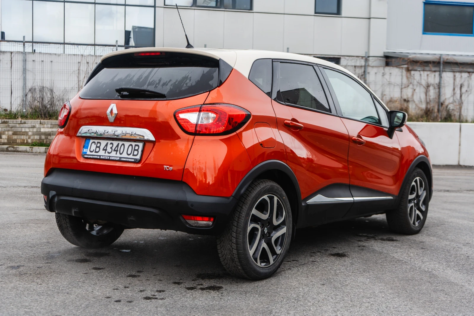 Renault Captur 1.2 TCe ШВЕЙЦАРИЯ АВТОМАТИК 113000км., снимка 4 - Автомобили и джипове - 54073402