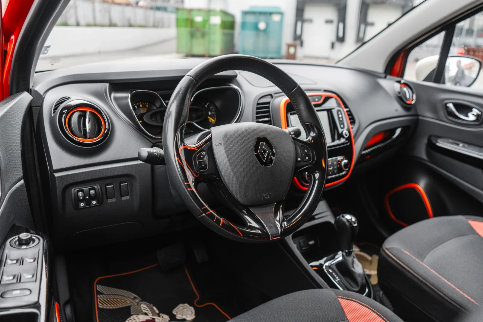 Renault Captur 1.2 TCe ШВЕЙЦАРИЯ АВТОМАТИК 113000км., снимка 9 - Автомобили и джипове - 54073402