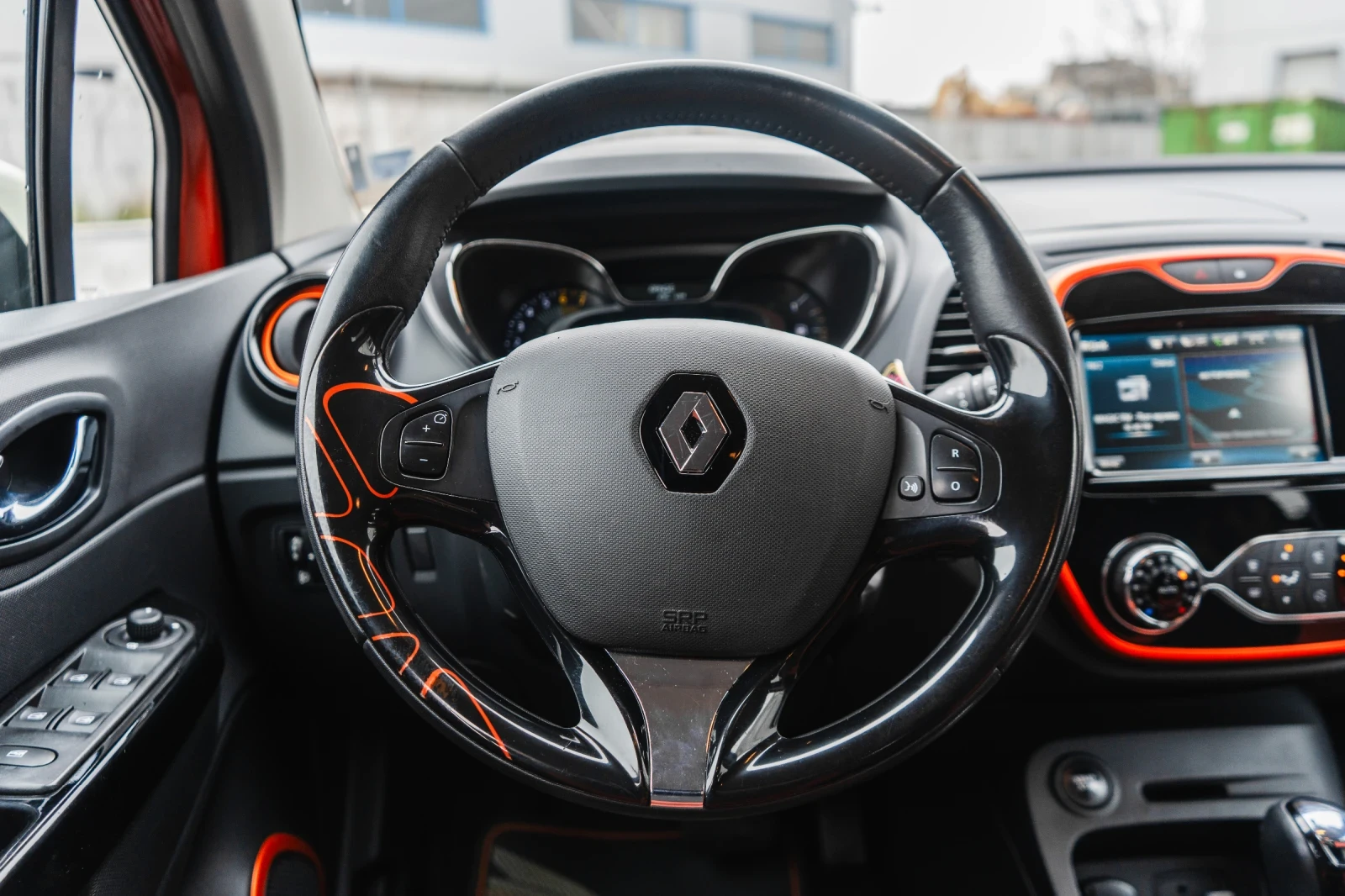 Renault Captur 1.2 TCe ШВЕЙЦАРИЯ АВТОМАТИК 113000км., снимка 12 - Автомобили и джипове - 54073402