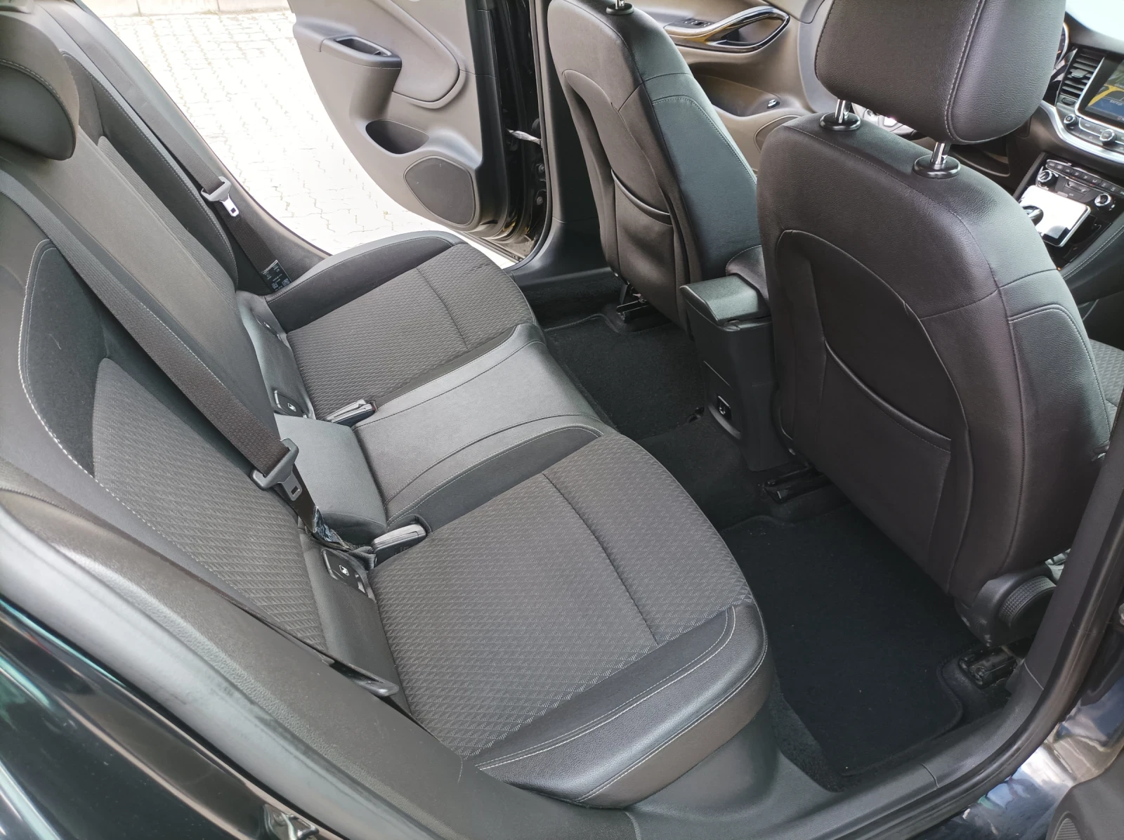 Opel Astra 1.6CDTI. INNOVATION , снимка 11 - Автомобили и джипове - 54090204