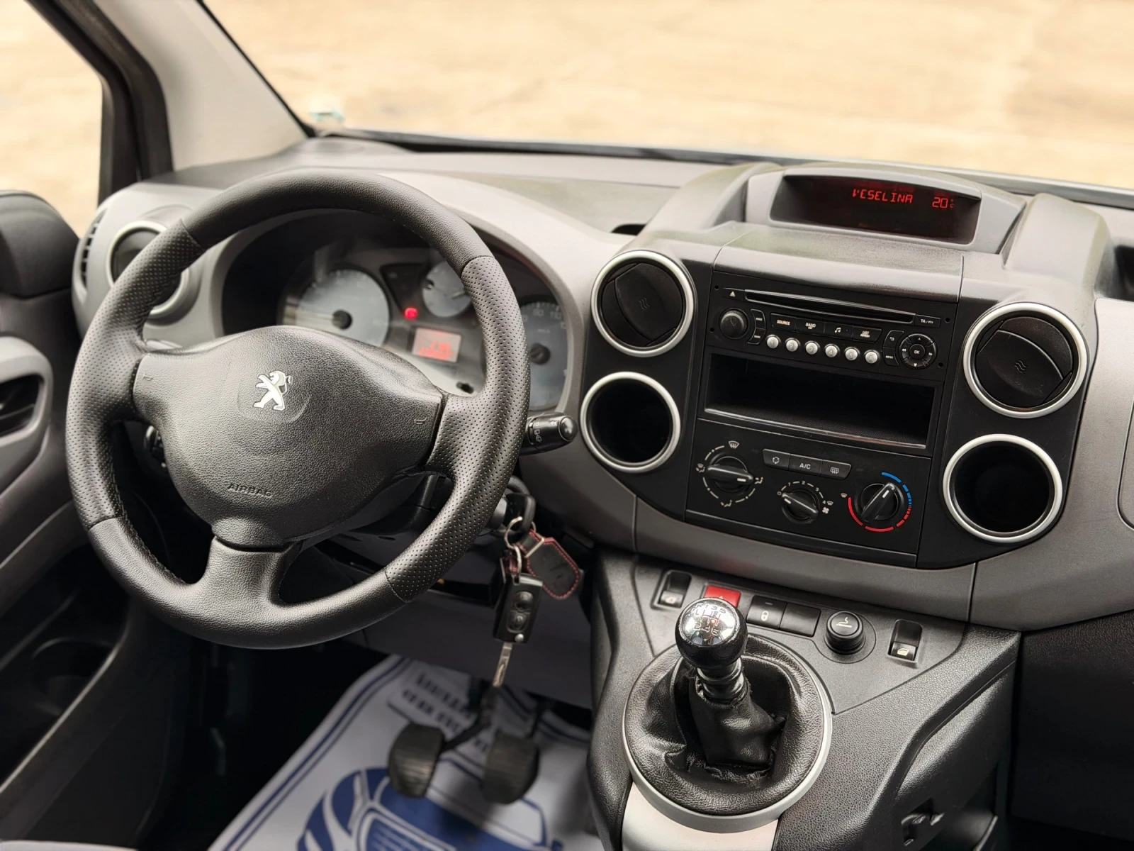 Peugeot Partner 1.6eHDI/ИТАЛИЯ, снимка 14 - Автомобили и джипове - 54646010
