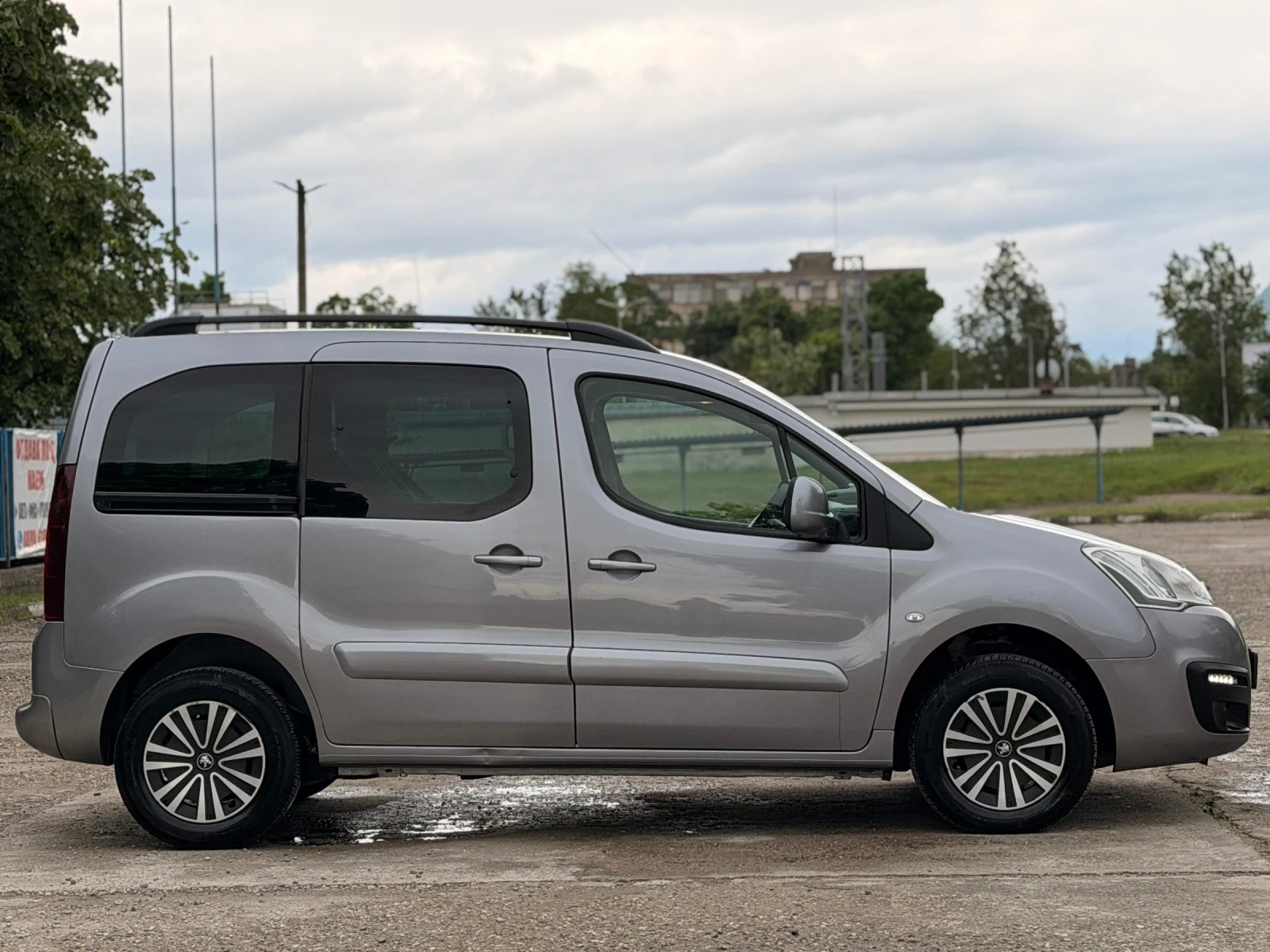Peugeot Partner 1.6eHDI/ИТАЛИЯ, снимка 6 - Автомобили и джипове - 54646010