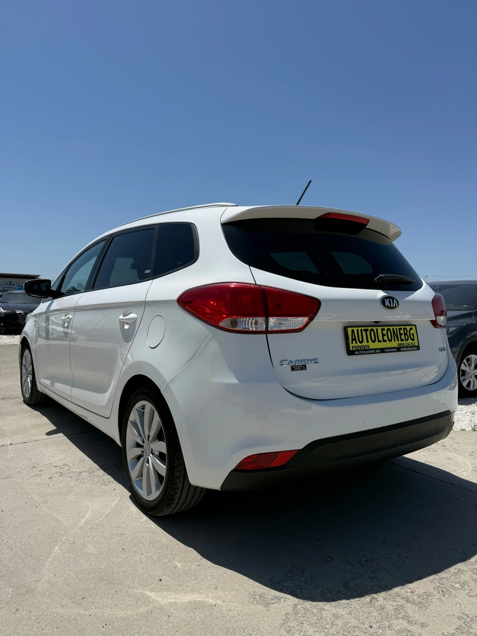 Kia Carens 1.7 CRDi AUTOMAT 7p, снимка 4 - Автомобили и джипове - 55088416
