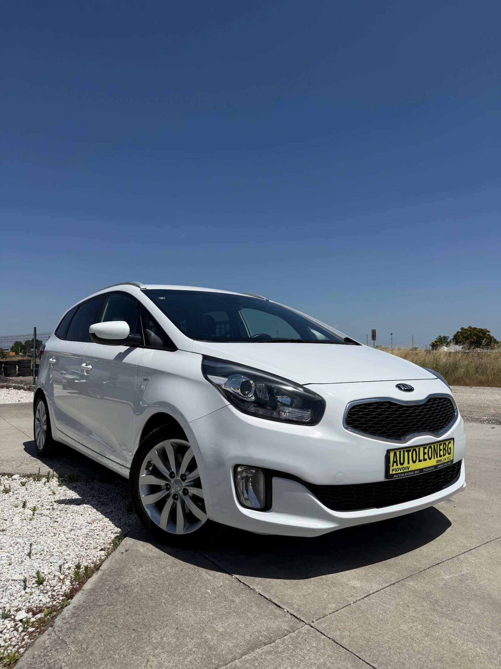 Kia Carens 1.7 CRDi AUTOMAT 7p, снимка 3 - Автомобили и джипове - 55088416
