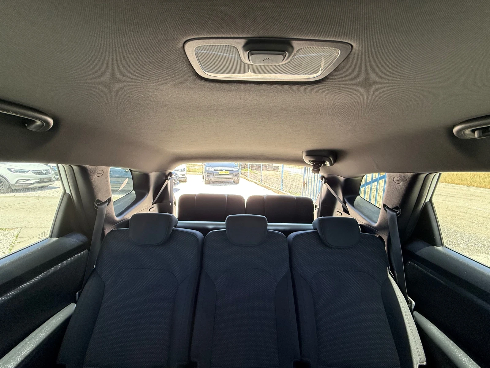 Kia Carens 1.7 CRDi AUTOMAT 7p, снимка 12 - Автомобили и джипове - 55088416
