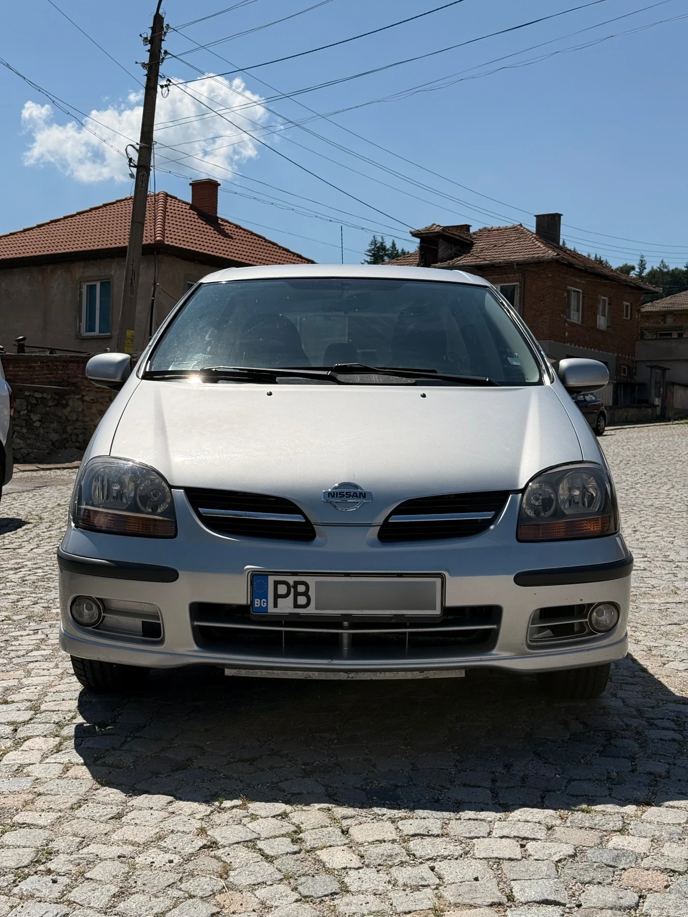 Nissan Almera tino 2.2L FWD, снимка 2 - Автомобили и джипове - 55226059