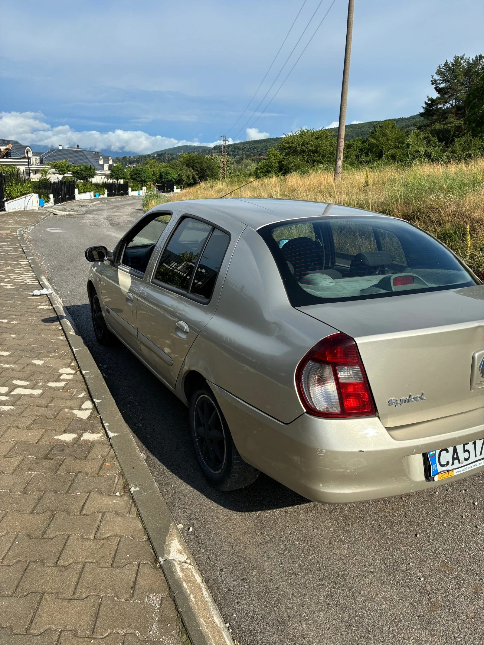 Renault Symbol 1.4 Газ.Инж Обслужена напълно, снимка 6 - Автомобили и джипове - 55251812