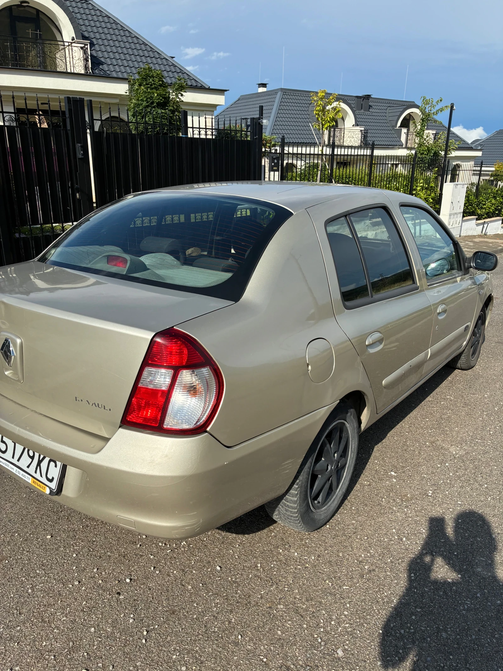 Renault Symbol 1.4 Газ.Инж Обслужена напълно, снимка 4 - Автомобили и джипове - 55251812