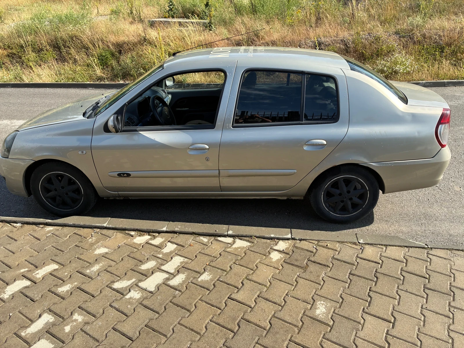 Renault Symbol 1.4 Газ.Инж Обслужена напълно, снимка 7 - Автомобили и джипове - 55251812
