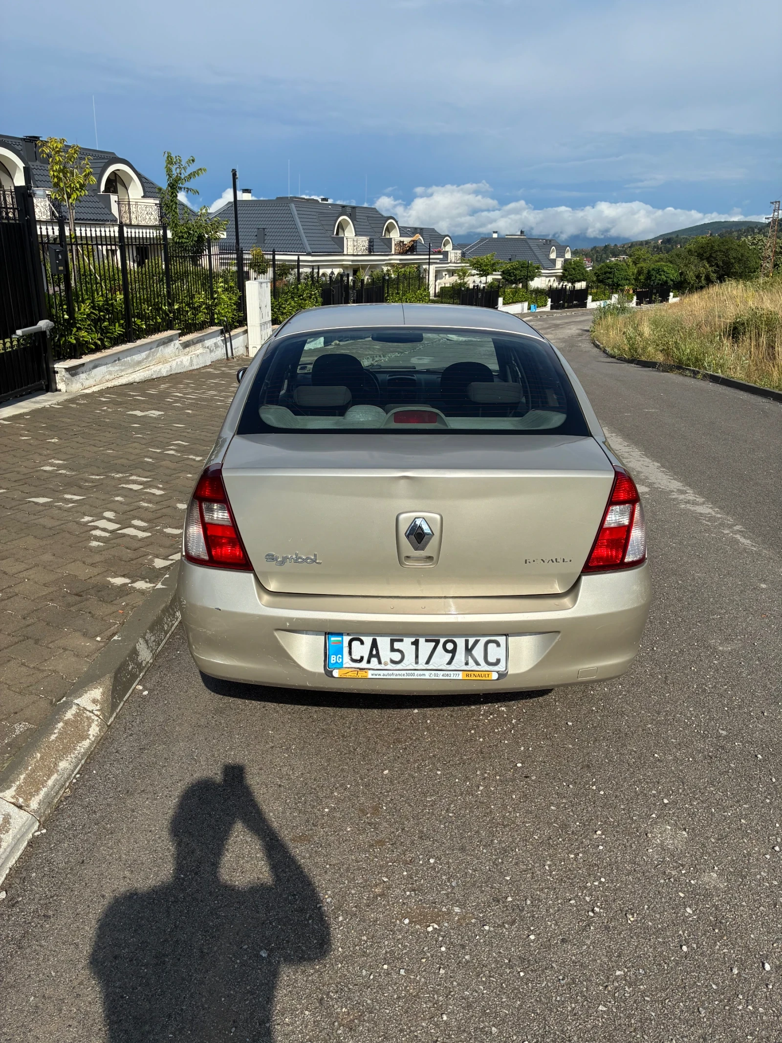 Renault Symbol 1.4 Газ.Инж Обслужена напълно, снимка 5 - Автомобили и джипове - 55251812