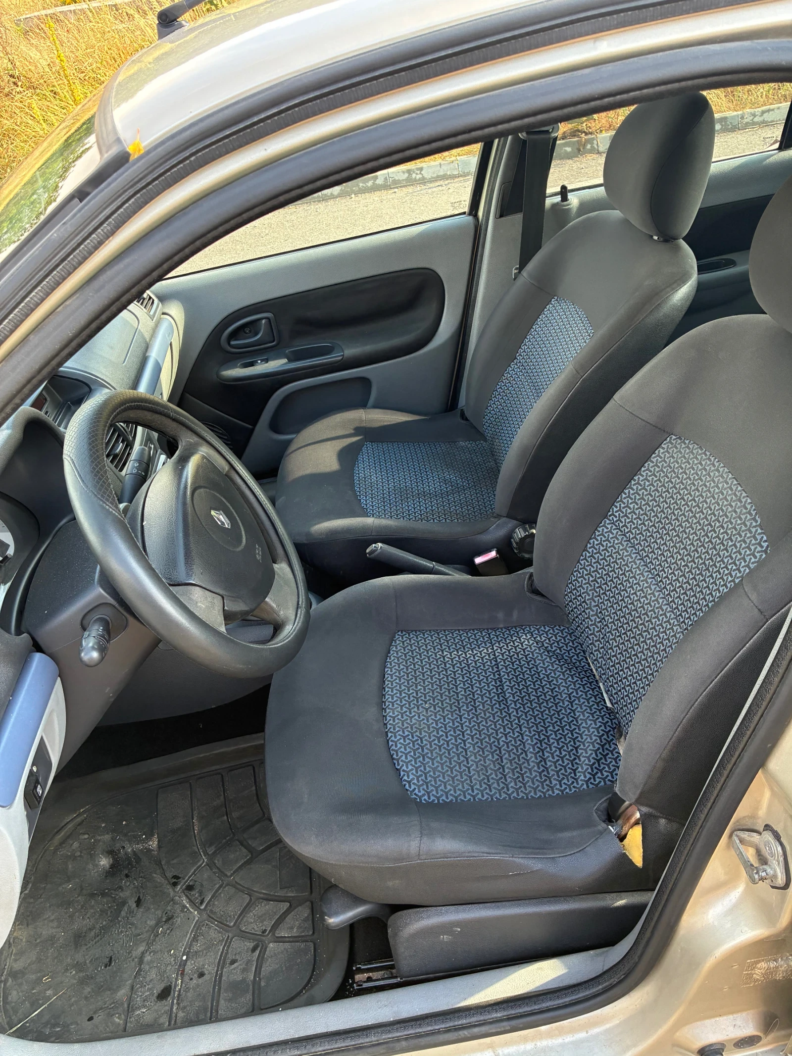 Renault Symbol 1.4 Газ.Инж Обслужена напълно, снимка 8 - Автомобили и джипове - 55251812