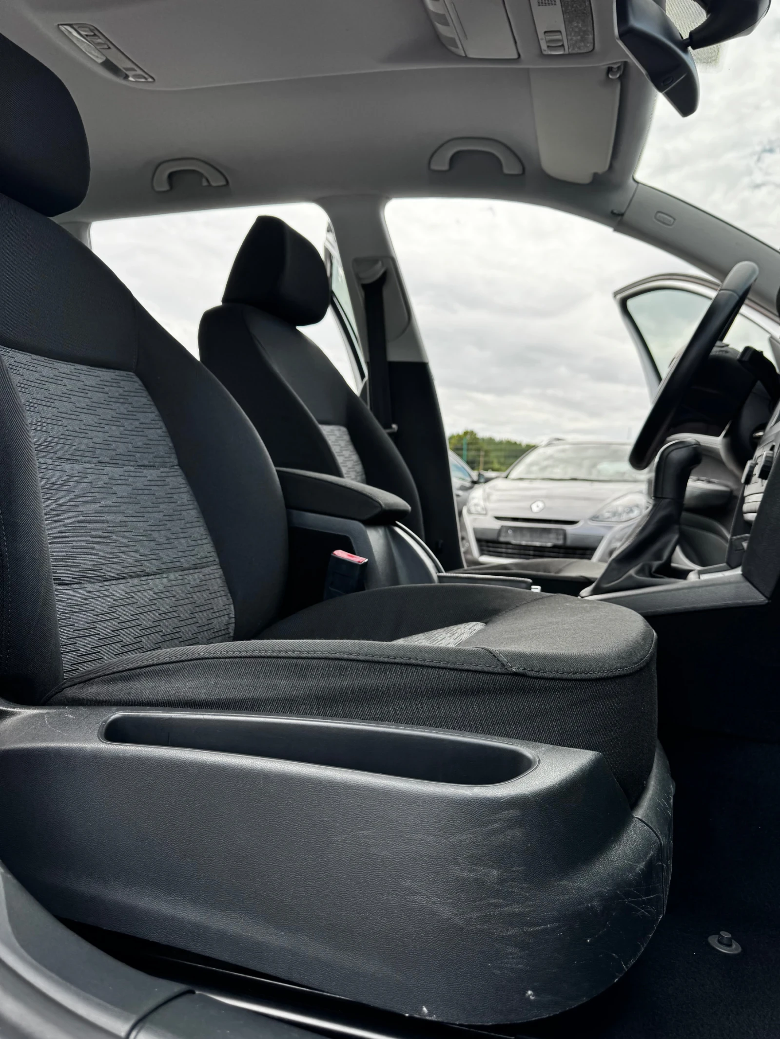 Skoda Octavia 1.6TDi- NAVI, снимка 12 - Автомобили и джипове - 55301098
