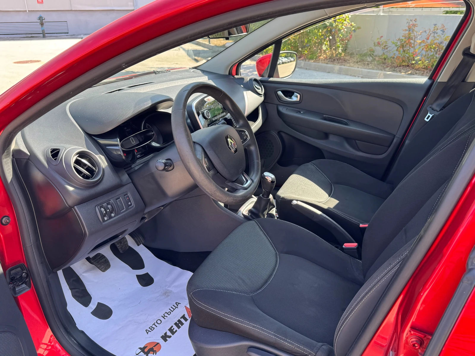 Renault Clio 1.5d 75кс/От България , снимка 10 - Автомобили и джипове - 55315173