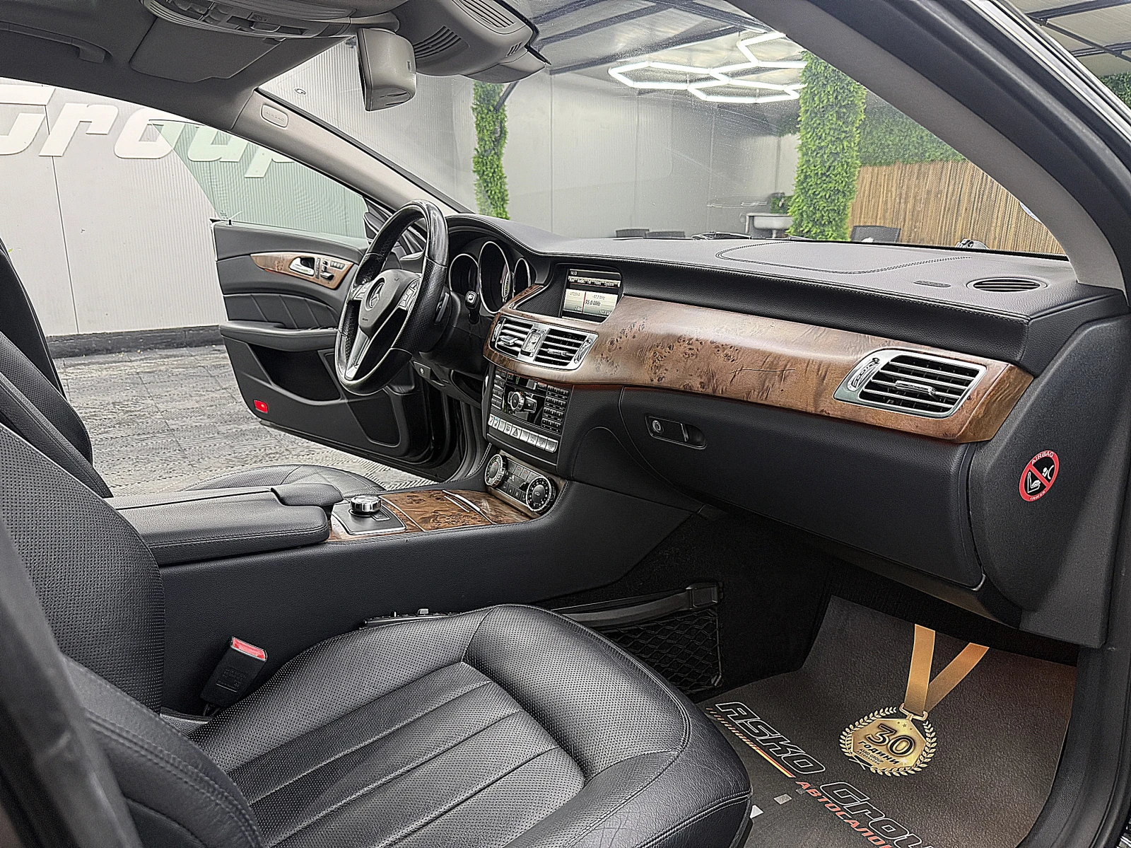 Mercedes-Benz CLS 350 AMG-Line/KeylessGo/ПОДГРЕВ ОБДУХВАНЕ ЛИЗИНГ, снимка 8 - Автомобили и джипове - 55707320