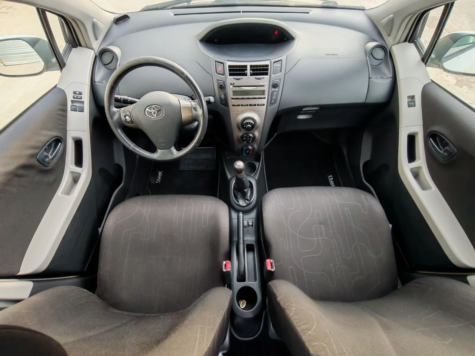 Toyota Yaris 1.0i , снимка 9 - Автомобили и джипове - 56166838