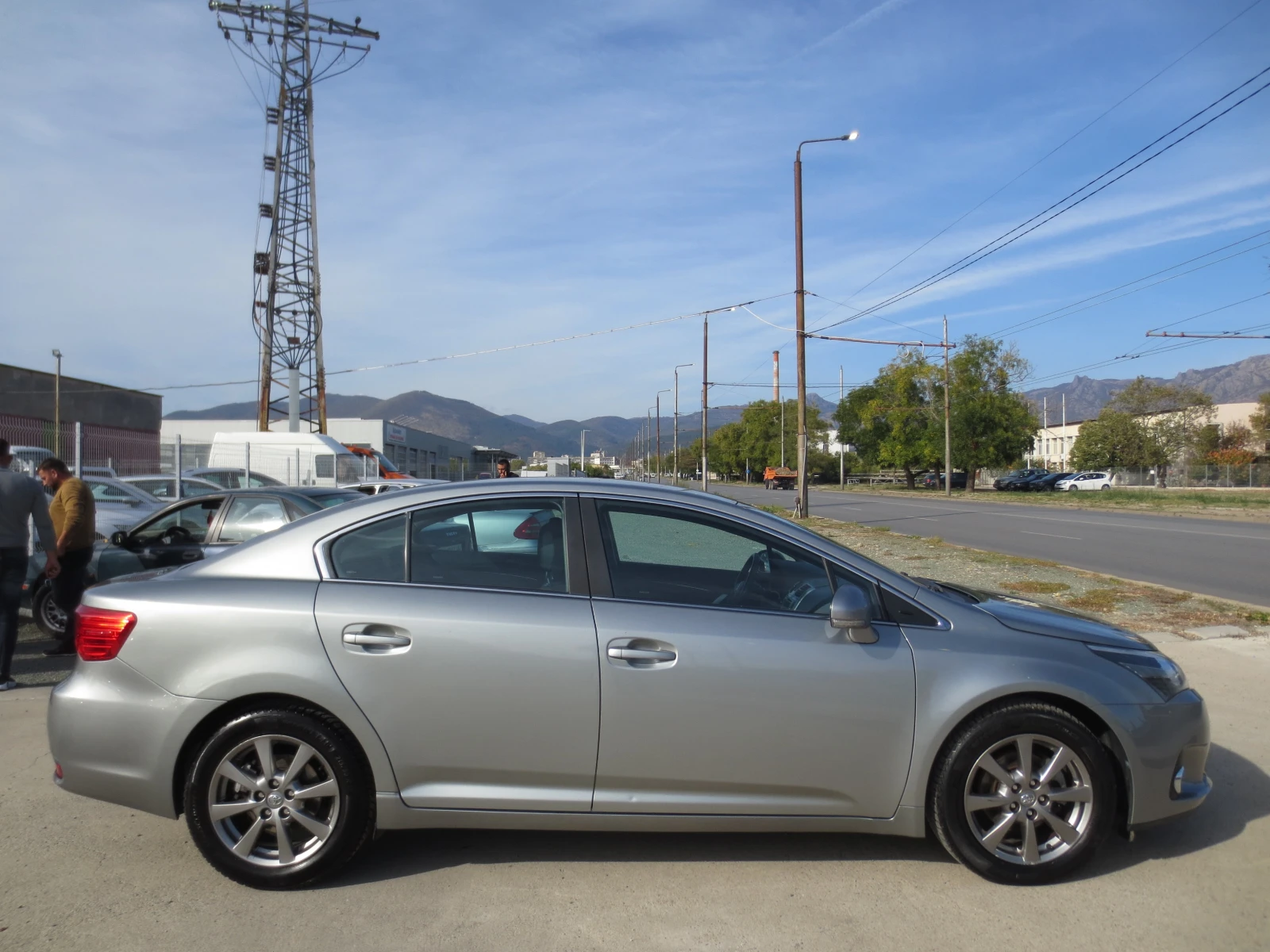 Toyota Avensis 2.0 D-4D , снимка 4 - Автомобили и джипове - 56582268