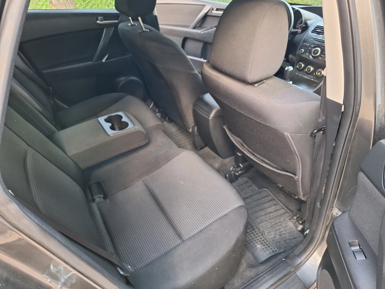 Mazda 3 1.6 hdi , снимка 12 - Автомобили и джипове - 56647659