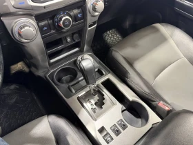 Toyota 4runner 4.0* V6* ПОДГРЕВ* КАМЕРА* КЕЙЛЕС* LANE* ASSIST, снимка 11