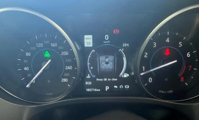 Jaguar F-PACE 3.5T* R-SPORT* Keyless* Подгрев* Premium, снимка 9 - Автомобили и джипове - 52317744