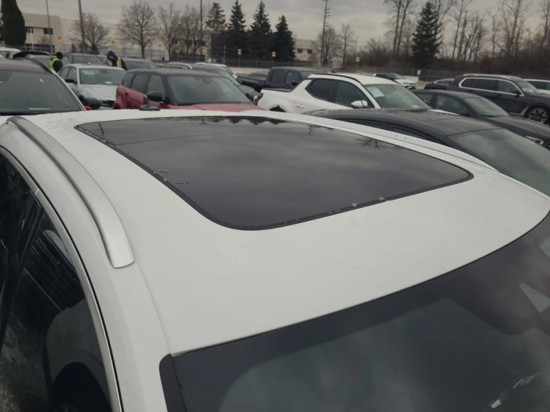 Audi Q3 * PROGRESSIV * CARFAX * БЕЗ ПЪРВОНАЧАЛНА ВНОСКА, снимка 16 - Автомобили и джипове - 53102784