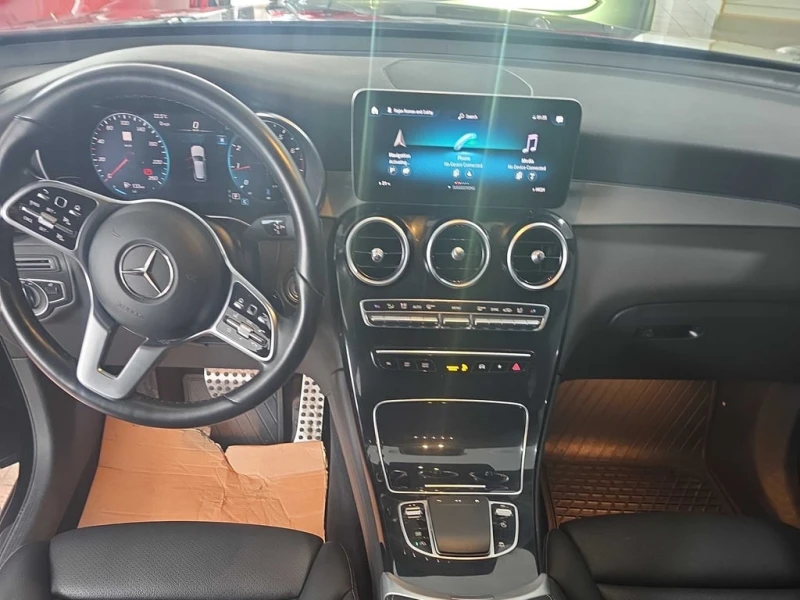 Mercedes-Benz GLC 300 2022 * CARFAX * БЕЗ ПЪРВОНАЧАЛНА ВНОСКА, снимка 9 - Автомобили и джипове - 53201412