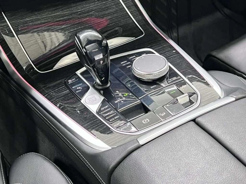 BMW X7 xDrive40i* ВТОРИ ГУМИ* 360 КАМЕРИ* HARMAN KARDON, снимка 12 - Автомобили и джипове - 53508917