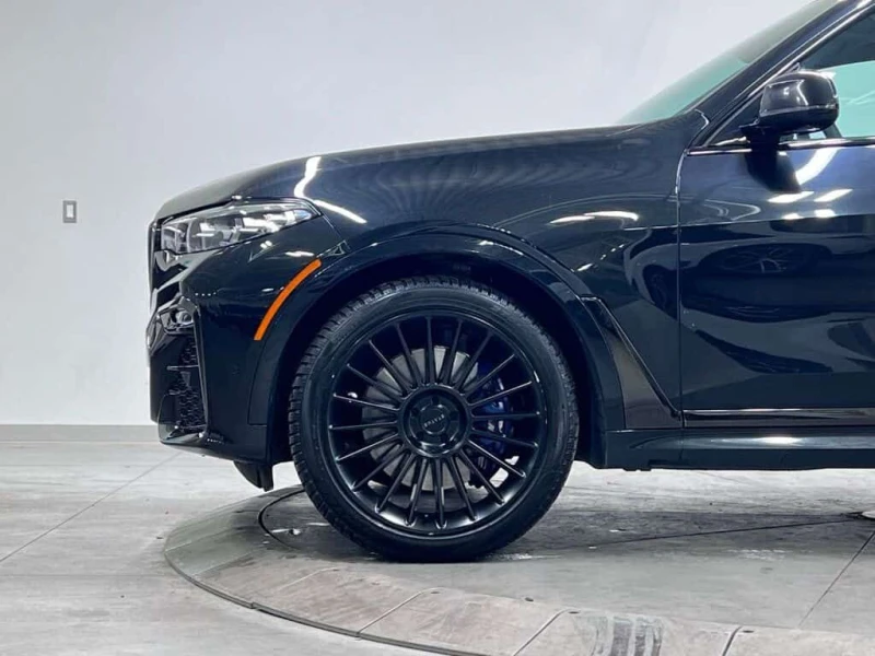 BMW X7 xDrive40i* ВТОРИ ГУМИ* 360 КАМЕРИ* HARMAN KARDON, снимка 2 - Автомобили и джипове - 53508917