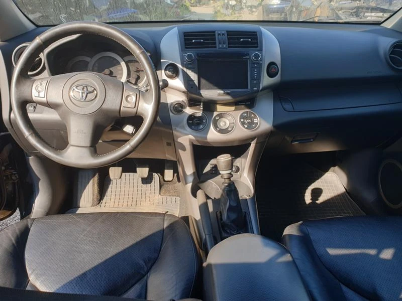 Toyota Rav4 2.2DKat, снимка 7 - Автомобили и джипове - 37166277