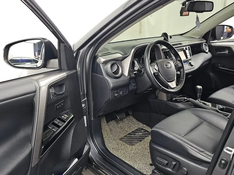 Toyota Rav4 2.5 4Wd, снимка 10 - Автомобили и джипове - 56131014
