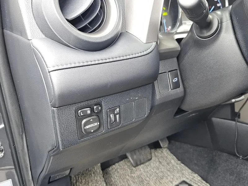 Toyota Rav4 2.5 4Wd, снимка 17 - Автомобили и джипове - 56131014