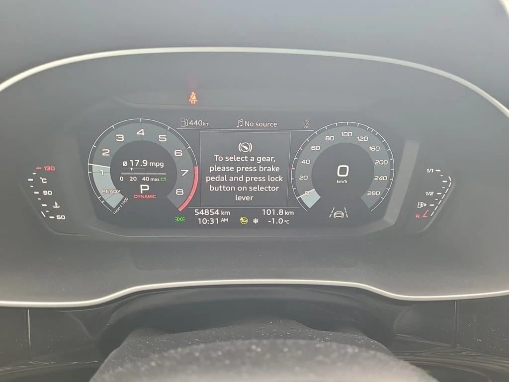 Audi Q3 * PROGRESSIV * CARFAX * БЕЗ ПЪРВОНАЧАЛНА ВНОСКА - изображение 9