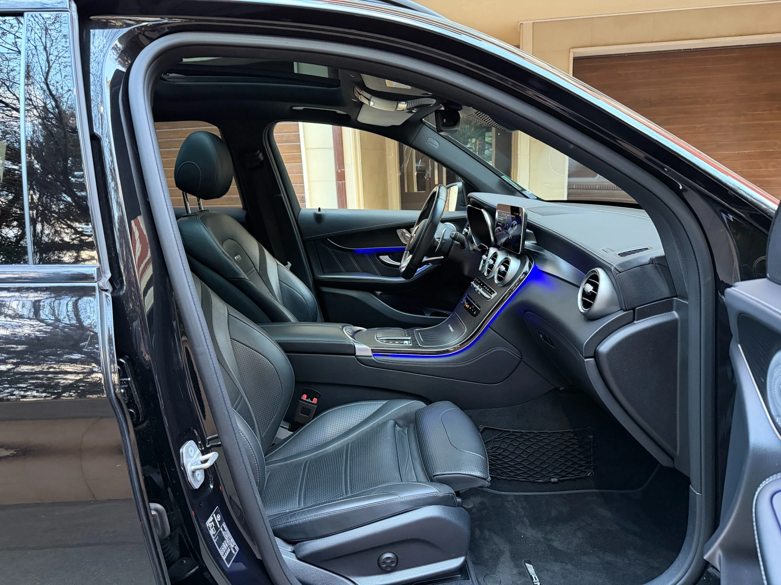 Mercedes-Benz GLC 63 AMG MBUX BURM MultiBeam NAPPA PANO, снимка 12 - Автомобили и джипове - 54623139