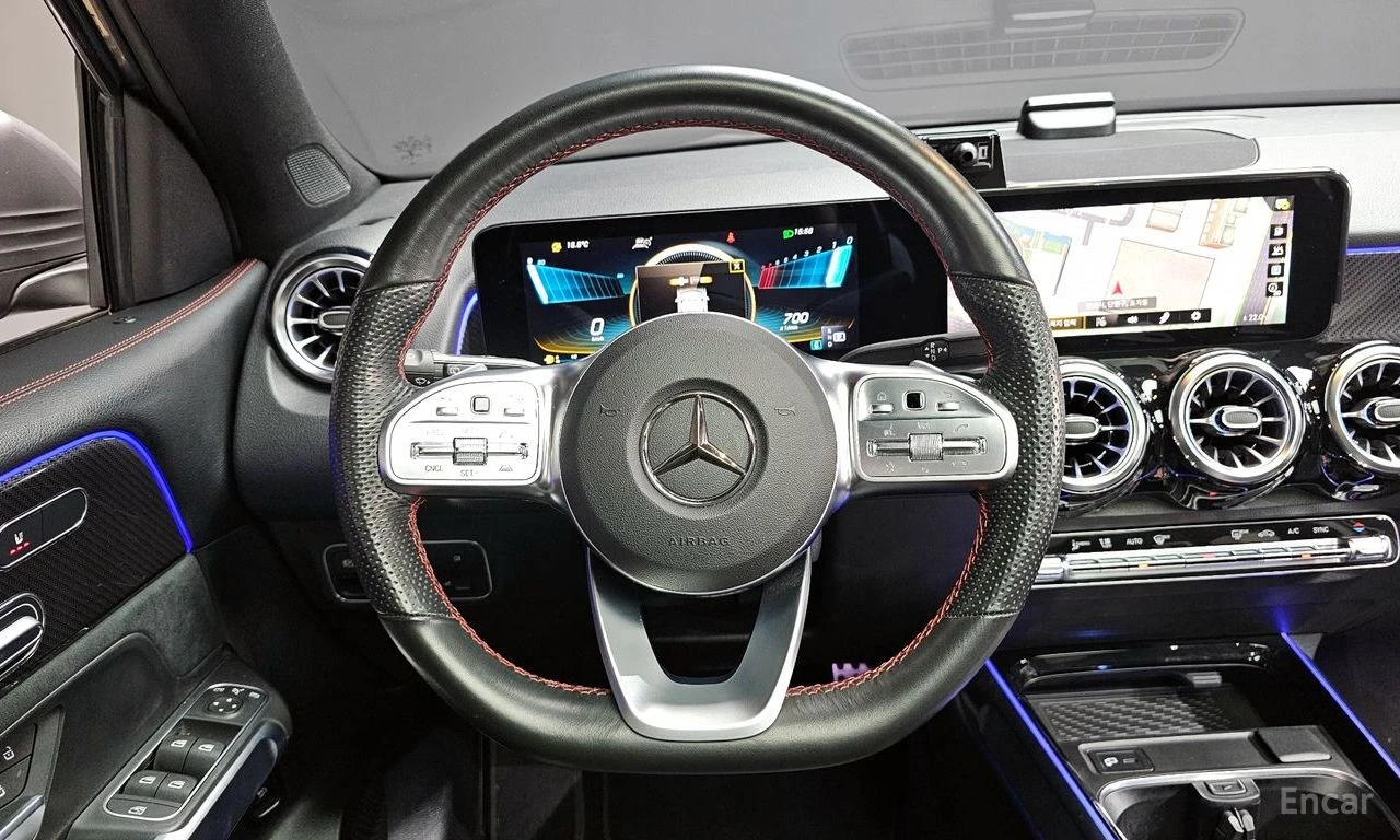 Mercedes-Benz GLB35AMG 4MATIC* ПОДГРЕВ* НАВИГАЦИЯ* 2 КЛЮЧА, снимка 4 - Автомобили и джипове - 54954640