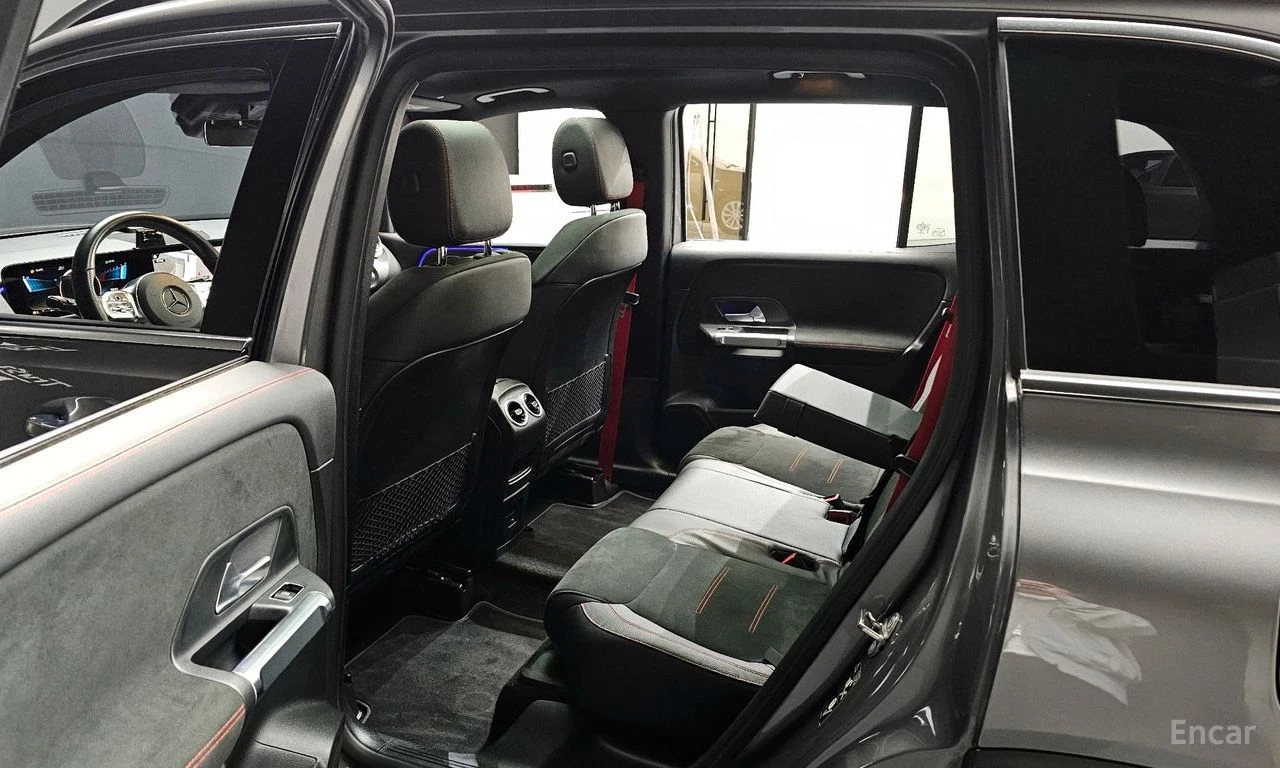Mercedes-Benz GLB35AMG 4MATIC* ПОДГРЕВ* НАВИГАЦИЯ* 2 КЛЮЧА, снимка 10 - Автомобили и джипове - 54954640